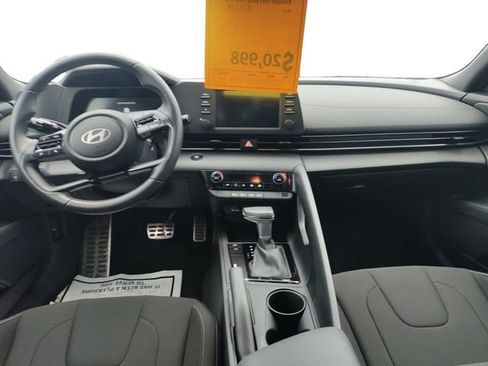 Certified 2025 Hyundai Elantra Sport image 10