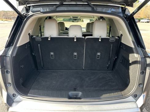 Used 2023 Nissan Pathfinder SL image 30