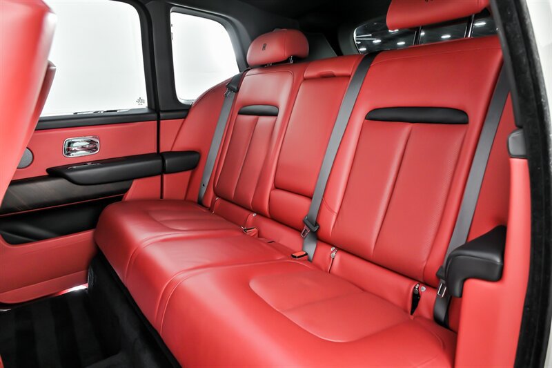 Used 2023 Rolls-Royce Cullinan w/ Leather Finishing Pack AWD/4WD image 23