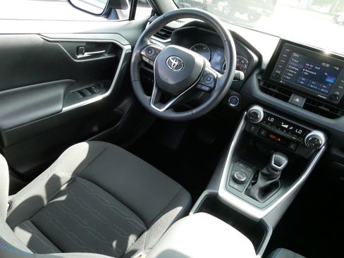 Certified 2022 Toyota RAV4 SE w/ Convenience Package AWD/4WD image 9