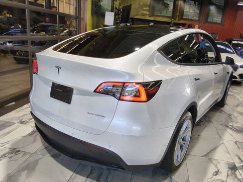 Used 2020 Tesla Model Y Long Range AWD/4WD image 4