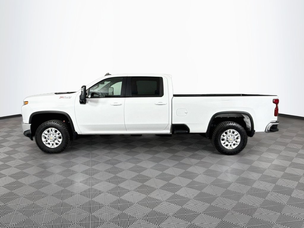 Used 2023 Chevrolet Silverado 2500 LT AWD/4WD image 4