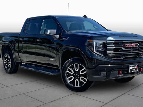 Used 2024 GMC Sierra 1500 AT4 w/ Technology Package AWD/4WD image 3