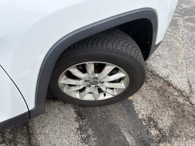 Used 2015 Jeep Cherokee Limited AWD/4WD image 8