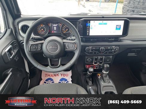 Used 2024 Jeep Wrangler Willys image 12