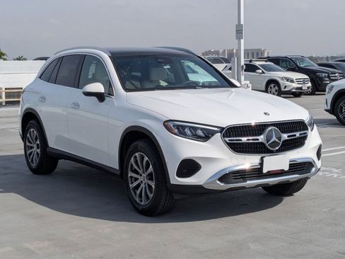 Used 2026 Mercedes-Benz GLC 300 4MATIC image 3