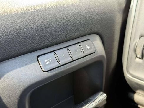 Used 2016 Chevrolet Silverado 1500 LTZ AWD/4WD image 18