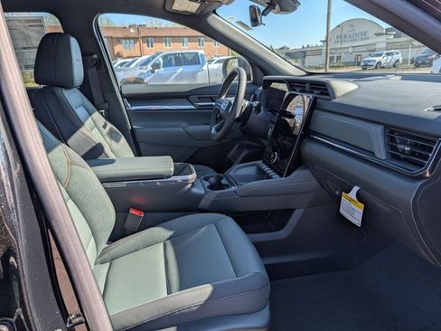 New 2026 GMC Terrain AT4 w/ Technology Package II AWD/4WD image 28
