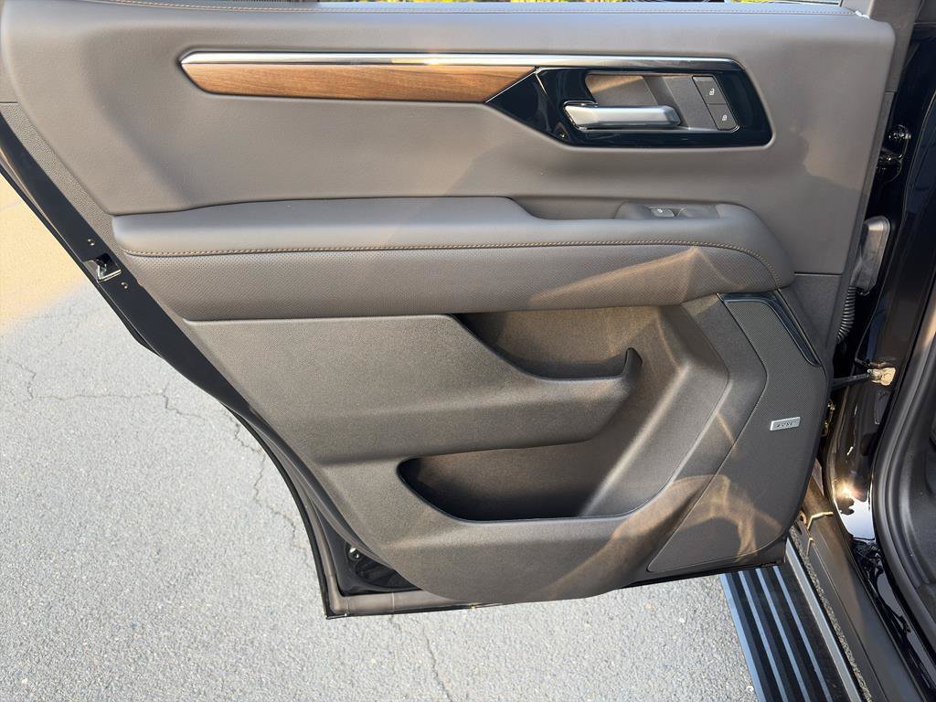 New 2026 Chevrolet Tahoe High Country AWD/4WD image 28
