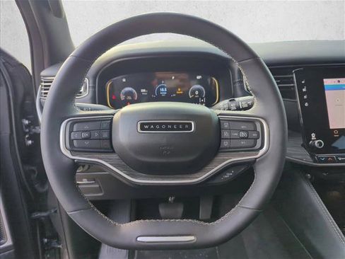 Used 2022 Jeep Wagoneer Series II RWD image 13