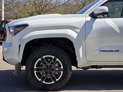 Used 2026 Toyota Tacoma TRD Sport AWD/4WD image 6