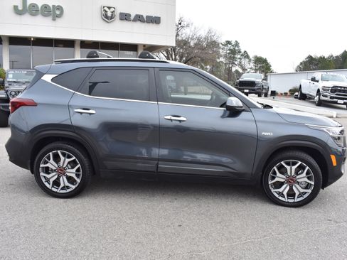 Used 2021 Kia Seltos SX image 10