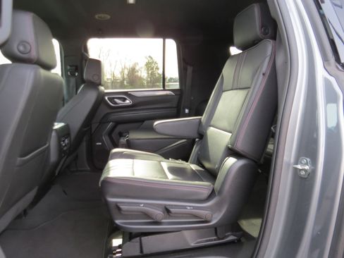 Certified 2022 Chevrolet Suburban RST w/ Luxury Package image 15