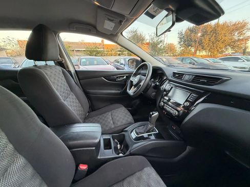 Used 2019 Nissan Rogue Sport SV image 18