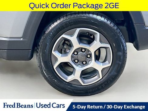 Used 2022 Jeep Compass Trailhawk w/ Sun and Sound Group AWD/4WD image 8