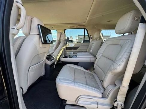 Used 2020 Lincoln Navigator L Reserve w/ Equipment Group 208A Reserve AWD/4WD image 13