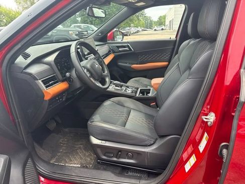 Used 2025 Mitsubishi Outlander SEL AWD/4WD image 5