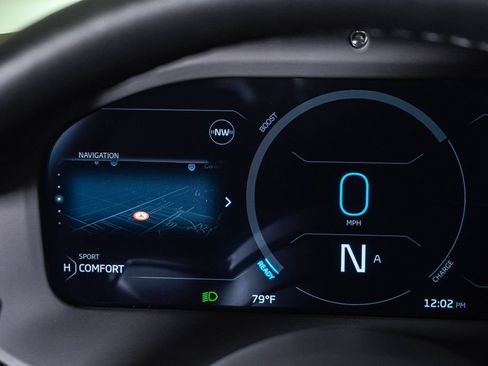 Used 2023 McLaren Artura RWD image 26
