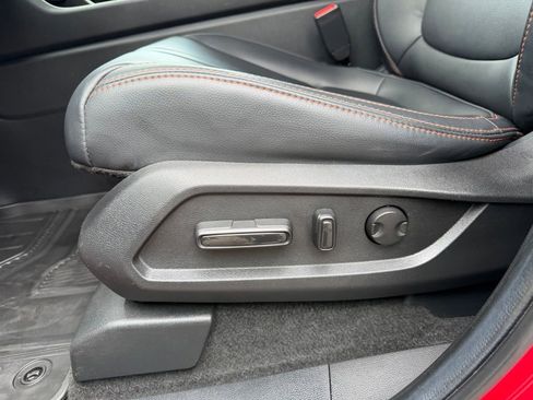 Used 2025 Honda Pilot TrailSport image 15