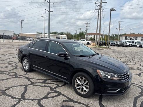 Used 2017 Volkswagen Passat 1.8T S image 3