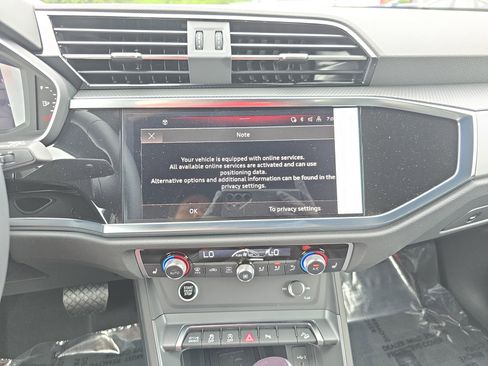 New 2025 Audi Q3 2.0T Premium image 18