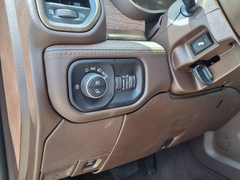 New 2026 RAM 2500 Limited AWD/4WD image 12