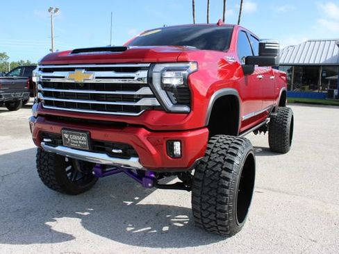 Used 2024 Chevrolet Silverado 2500 High Country w/ Technology Package AWD/4WD image 3