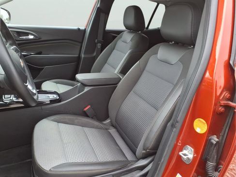 Used 2024 Chevrolet Trax LT w/ Driver Confidence Package FWD image 14