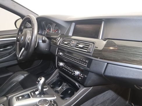Used 2015 BMW M5 RWD image 43
