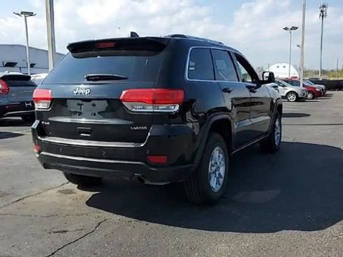 Used 2019 Jeep Grand Cherokee Laredo AWD/4WD image 8