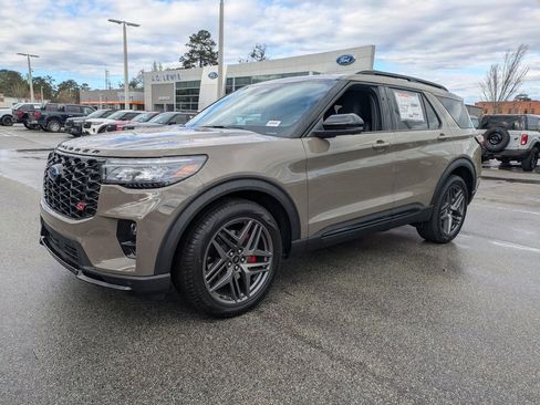 New 2026 Ford Explorer ST image 8