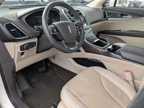 Used 2019 Lincoln Nautilus Reserve image 10