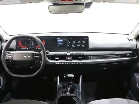 Used 2025 Kia K4 FWD image 14