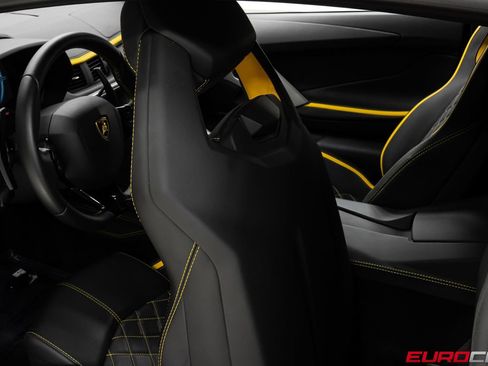 Used 2018 Lamborghini Aventador S AWD/4WD image 40