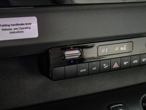 Used 2023 Mercedes-Benz Sprinter 3500 image 59