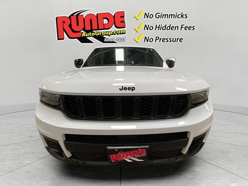 Used 2024 Jeep Grand Cherokee L Altitude AWD/4WD image 9