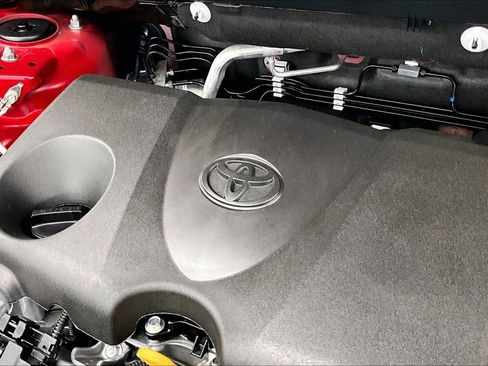 Used 2025 Toyota RAV4 XLE w/ Convenience Package FWD image 34