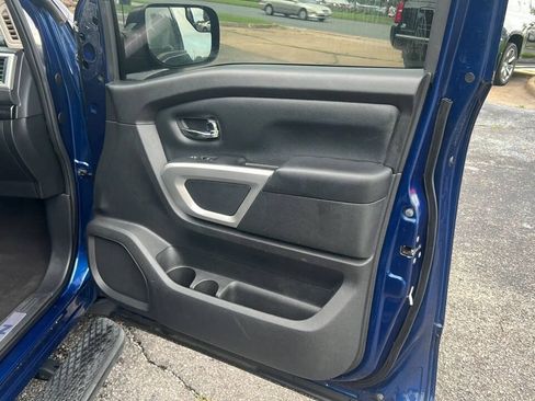 Used 2019 Nissan Titan SV w/ SV Convenience Package AWD/4WD image 27