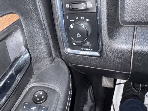 Used 2017 RAM 2500 Laramie w/ Sport Appearance Group AWD/4WD image 34