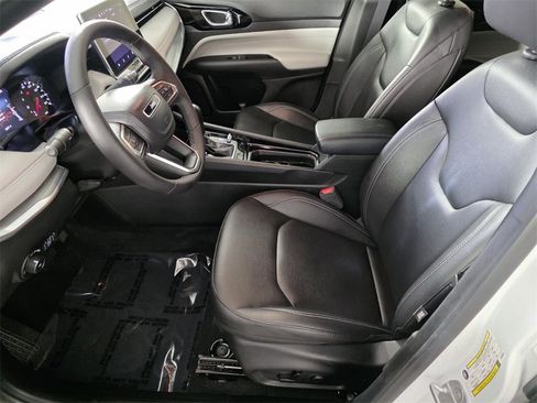Certified 2025 Jeep Compass Limited image 10