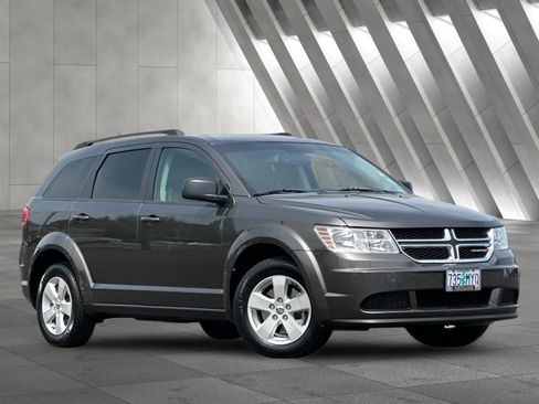 Used 2017 Dodge Journey SE w/ Flexible Seating Group FWD image 1