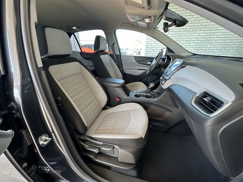 Used 2022 Chevrolet Equinox LS w/ LS Convenience Package FWD image 26