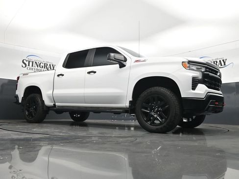 Used 2022 Chevrolet Silverado 1500 LT Trail Boss w/ LPO, Dark Essentials Package AWD/4WD image 26