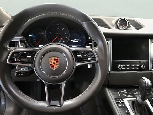 Used 2018 Porsche Macan AWD/4WD image 9