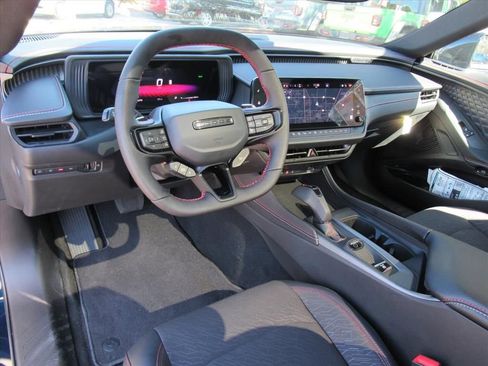 Used 2025 Dodge Charger R/T w/ Sun & Sound Package image 13