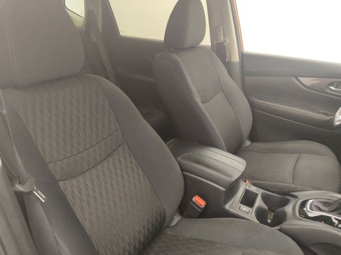 Used 2019 Nissan Rogue SV w/ Premium Package FWD image 21