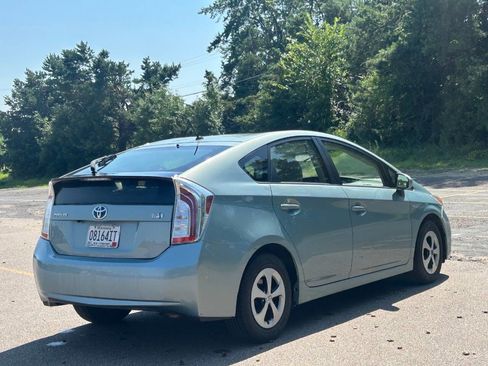 Used 2015 Toyota Prius Four image 2