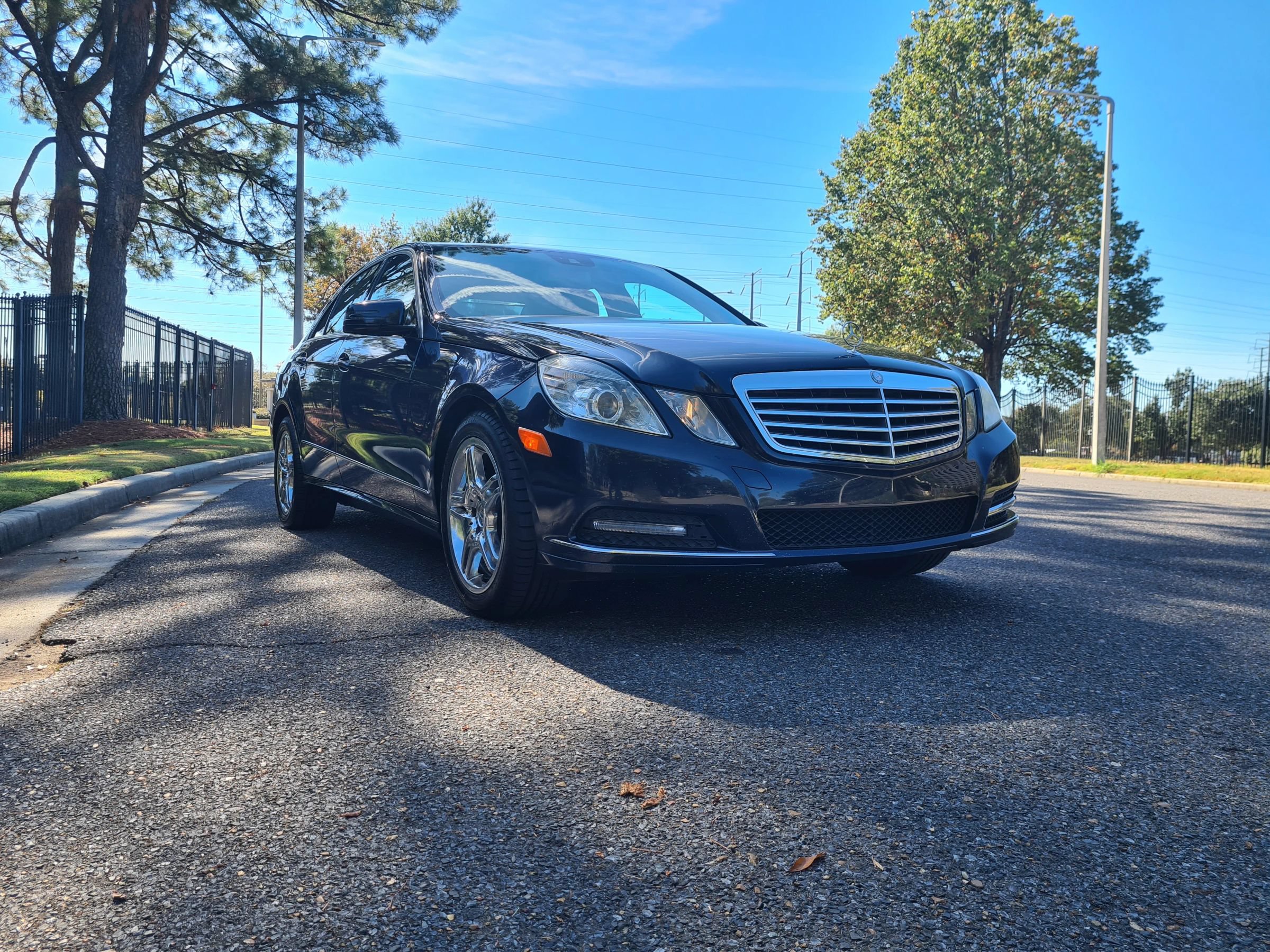 Used 2013 Mercedes-Benz E 350 Sedan image 3