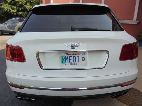 Used 2019 Bentley Bentayga AWD/4WD image 20