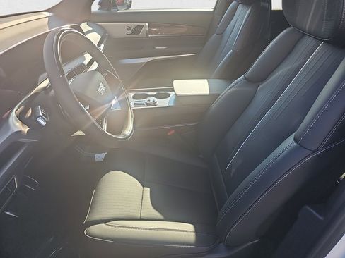 New 2026 Cadillac Vistiq Sport image 17